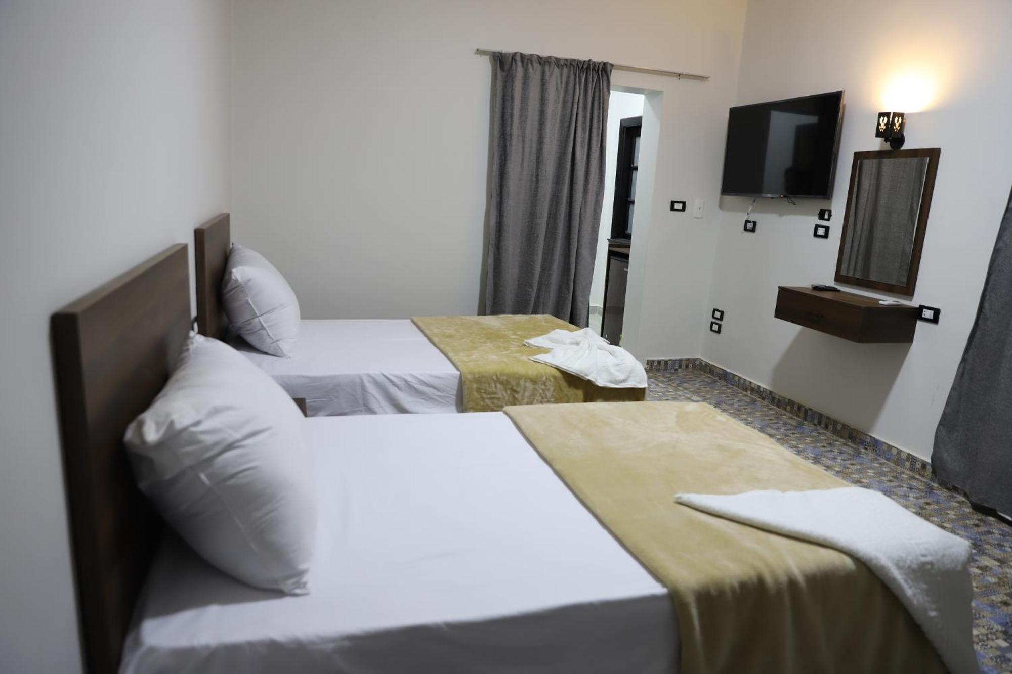 King Khufu Pyramids View Hotel Kafrat al Jabal Bilik gambar