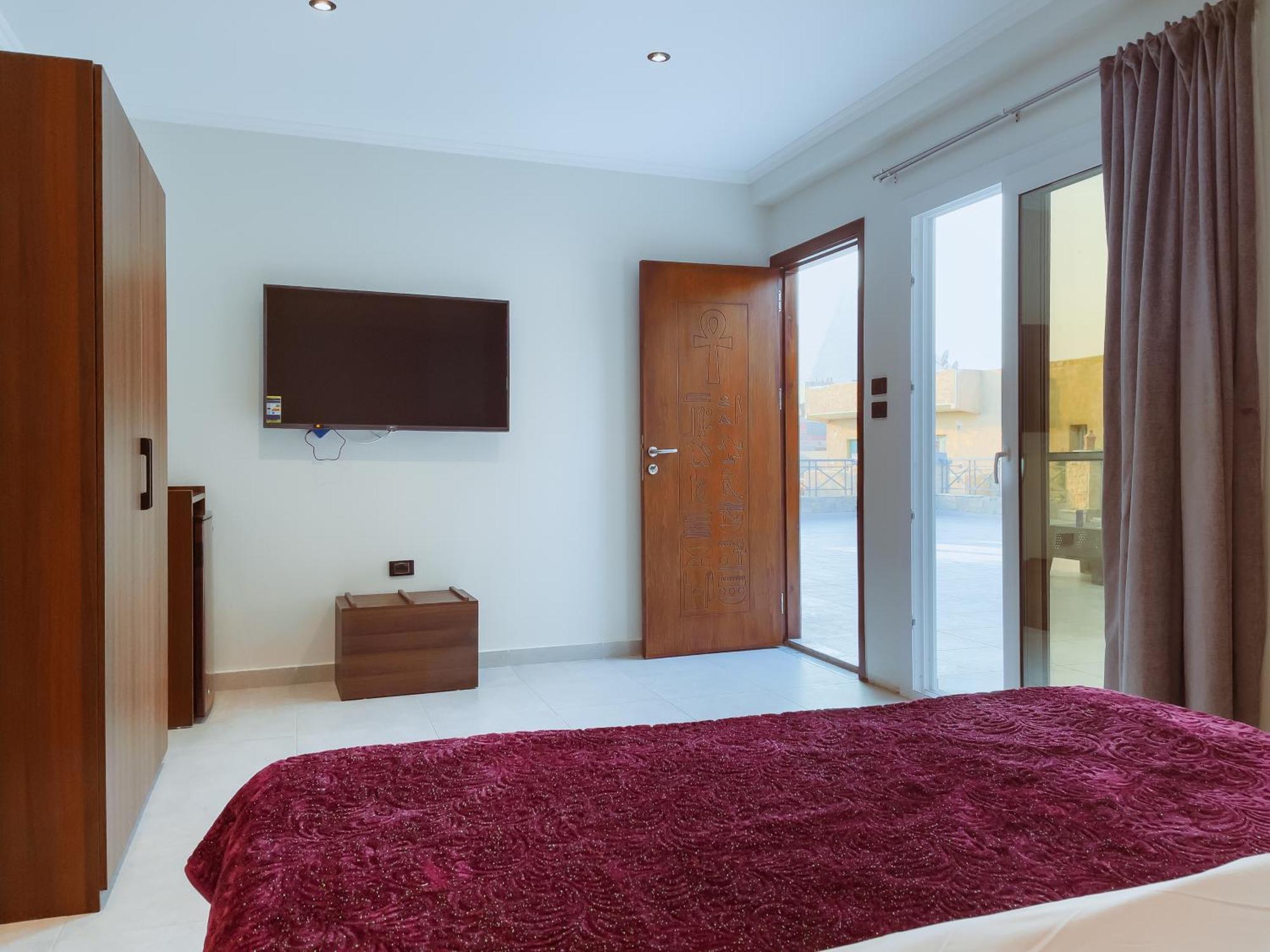 King Khufu Pyramids View Hotel Kafrat al Jabal Bilik gambar