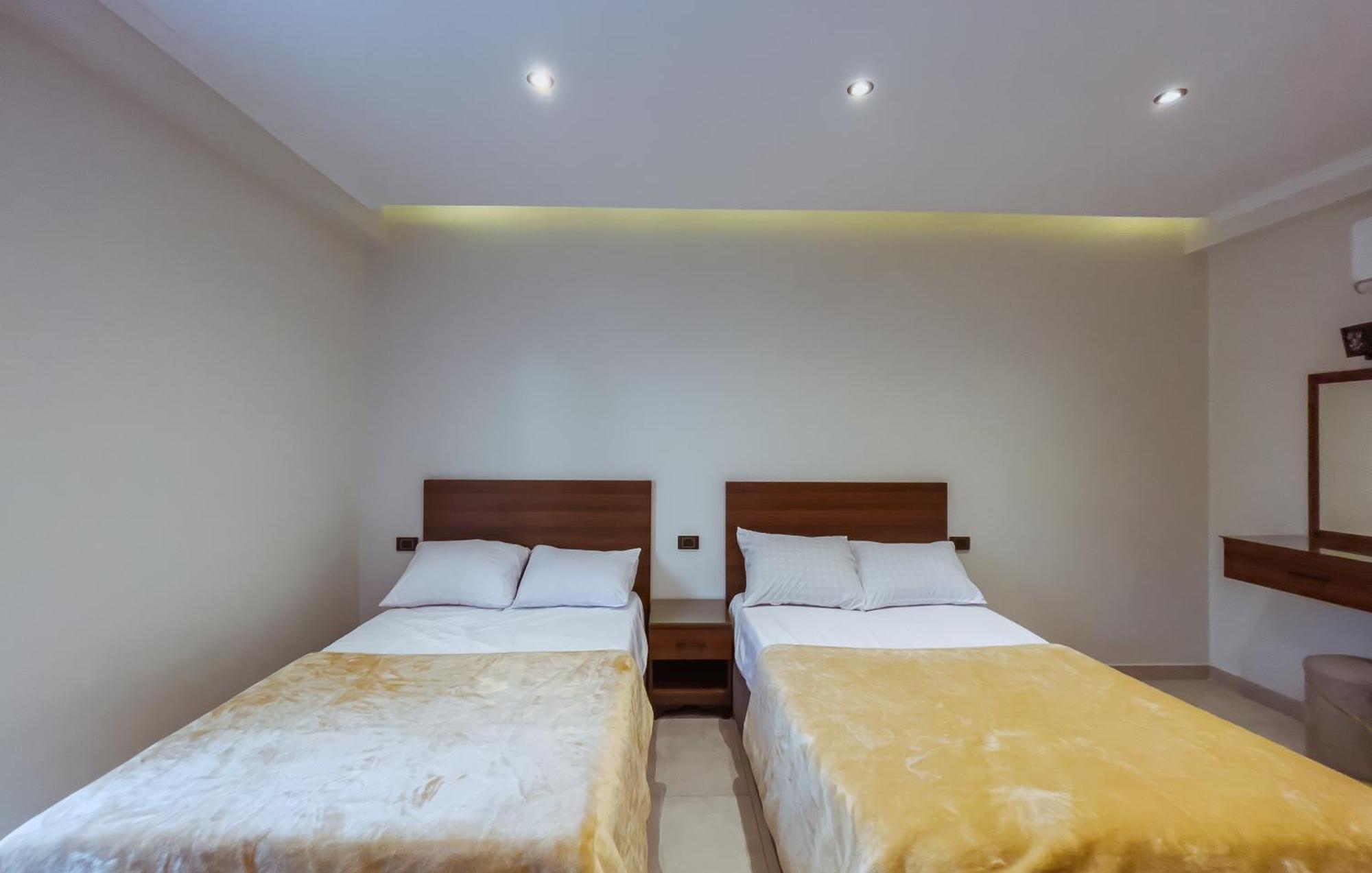 King Khufu Pyramids View Hotel Kafrat al Jabal Bilik gambar