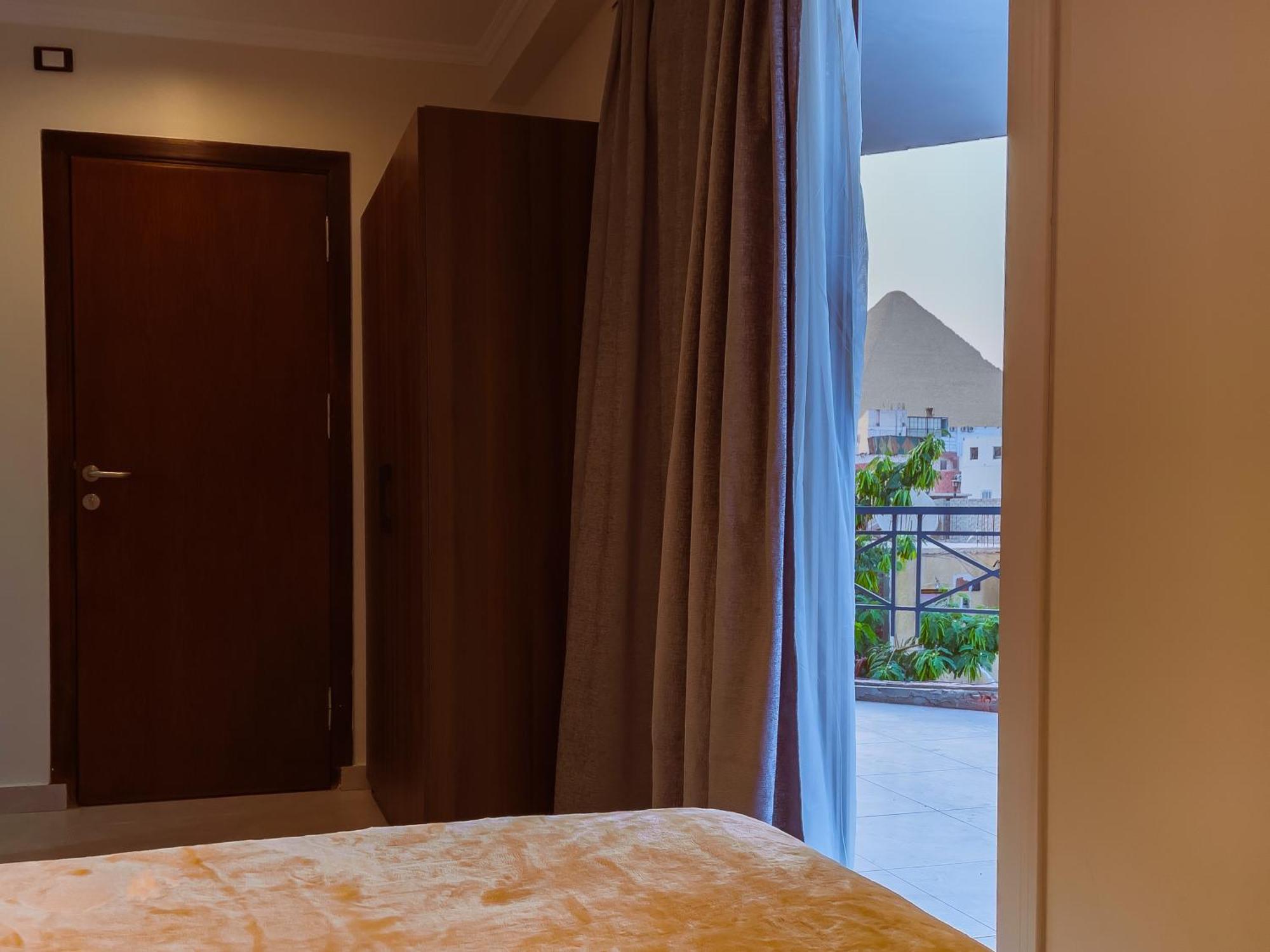 King Khufu Pyramids View Hotel Kafrat al Jabal Bilik gambar