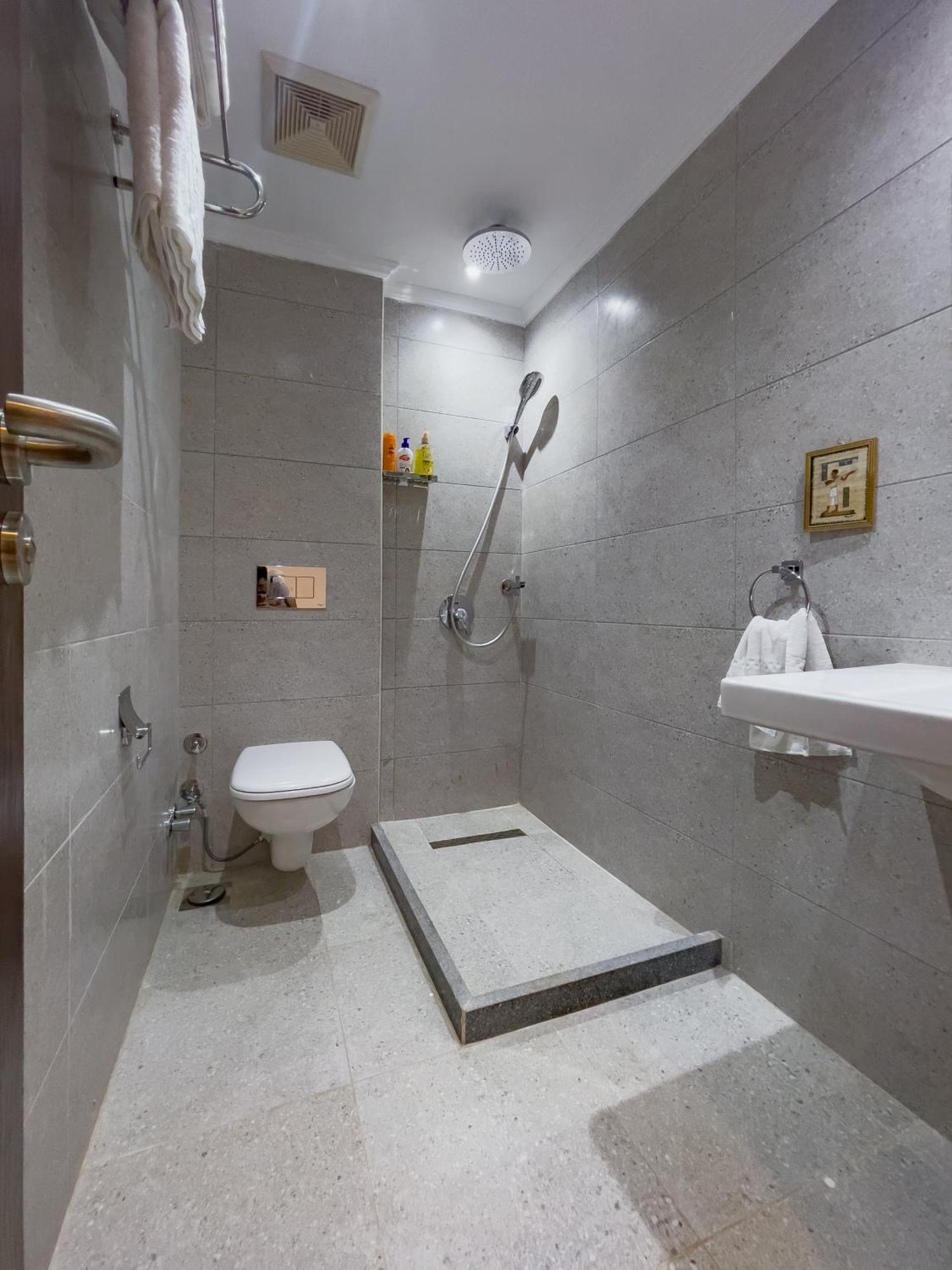King Khufu Pyramids View Hotel Kafrat al Jabal Bilik gambar