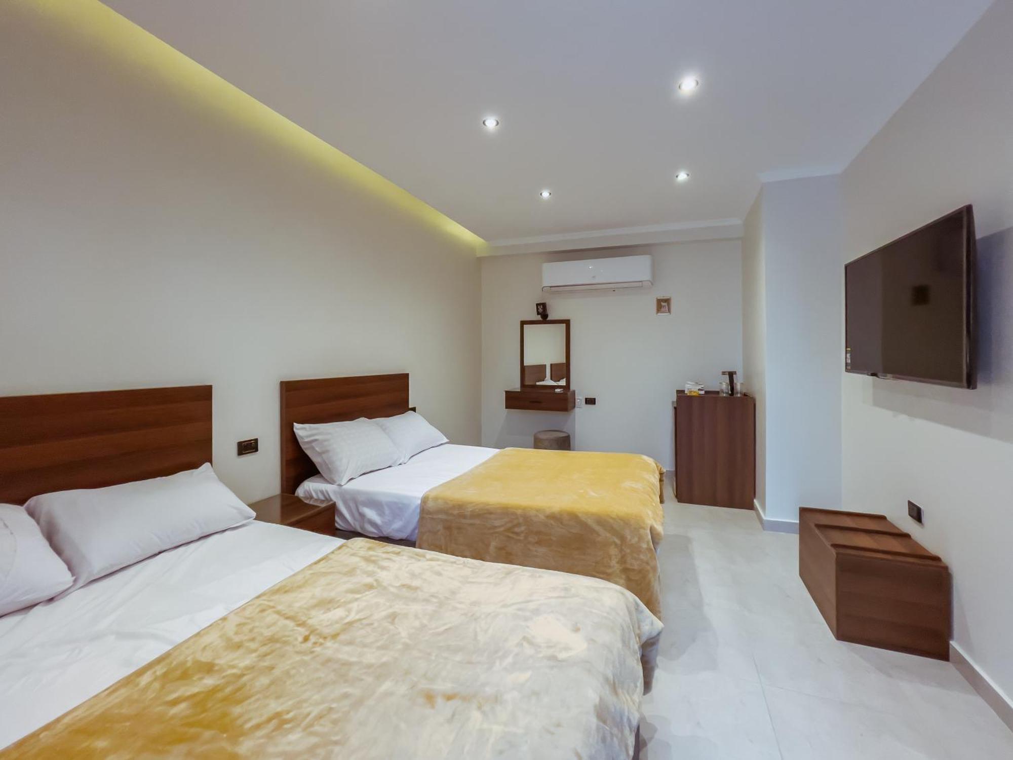 King Khufu Pyramids View Hotel Kafrat al Jabal Bilik gambar
